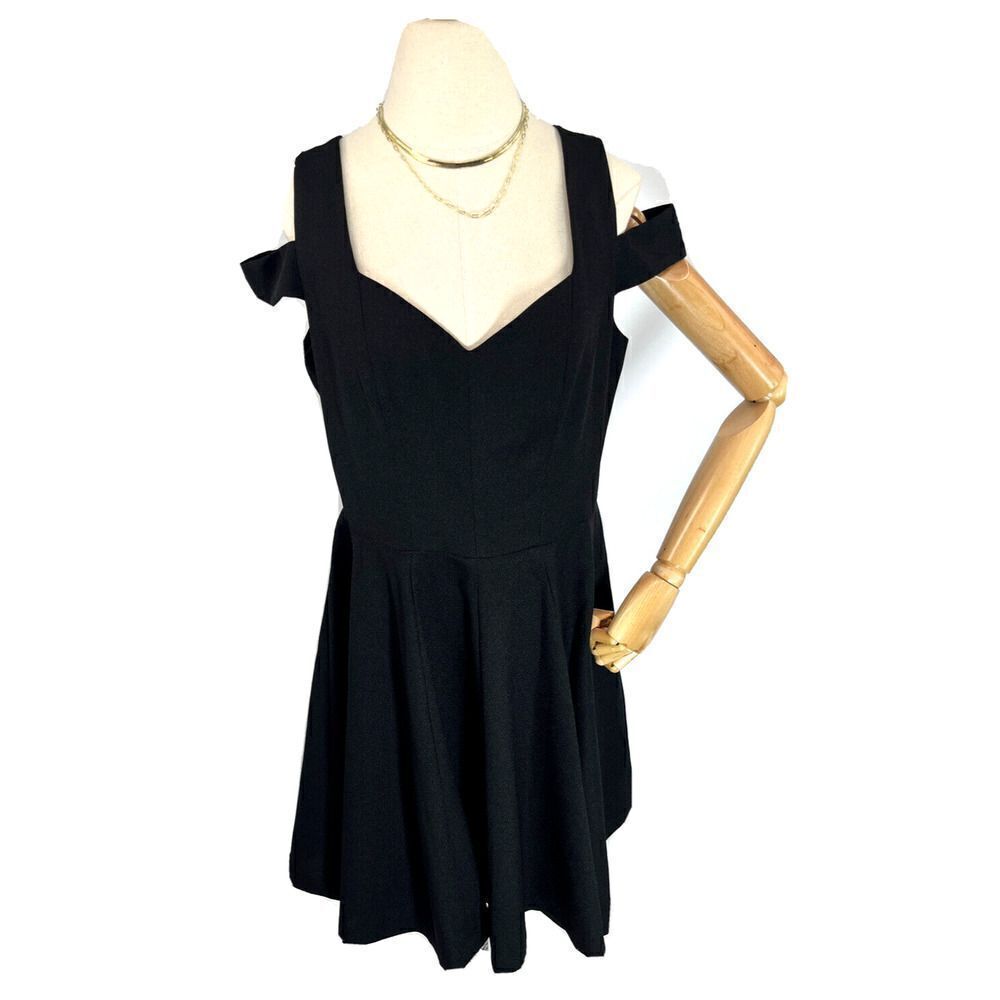 New BETSEY JOHNSON Black Sz 12 Dress Fit Flare Cold Shoulder 2‎ Strap Sweetheart